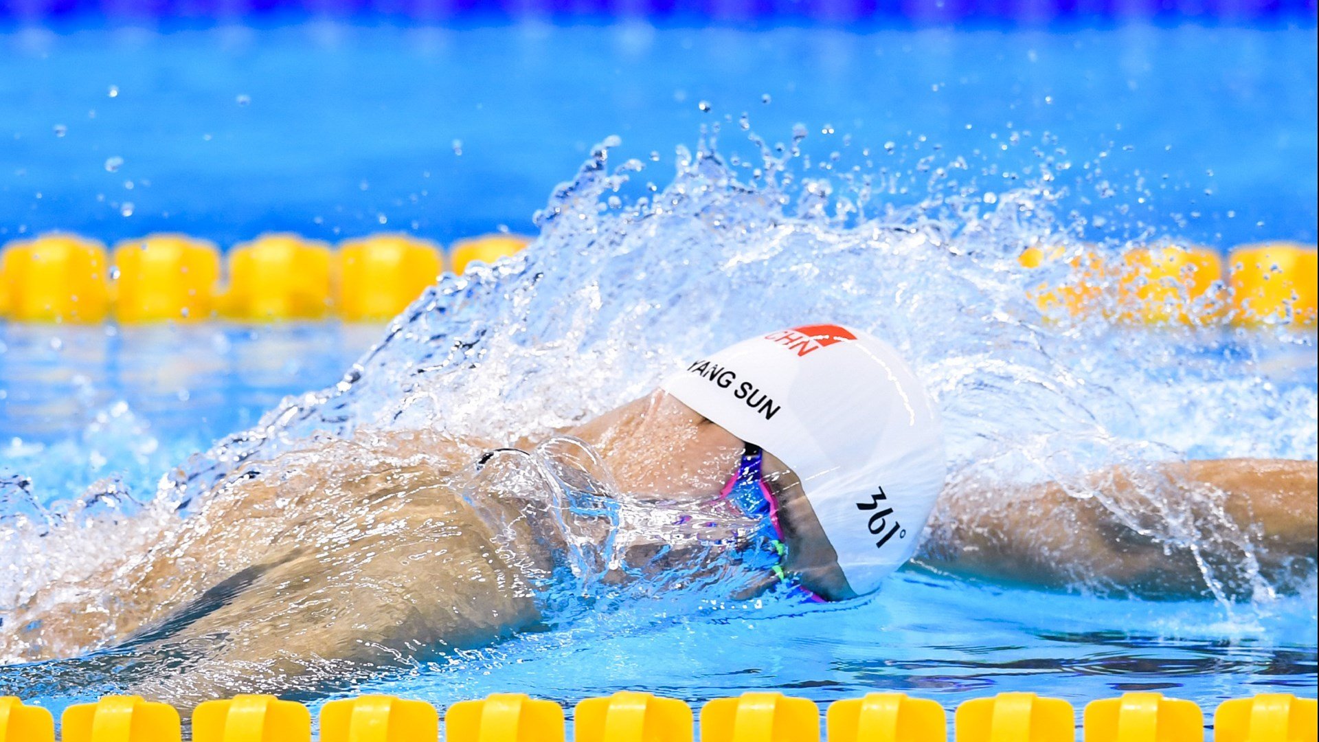 女篮姑娘展现最美的中国力量，女篮漂亮